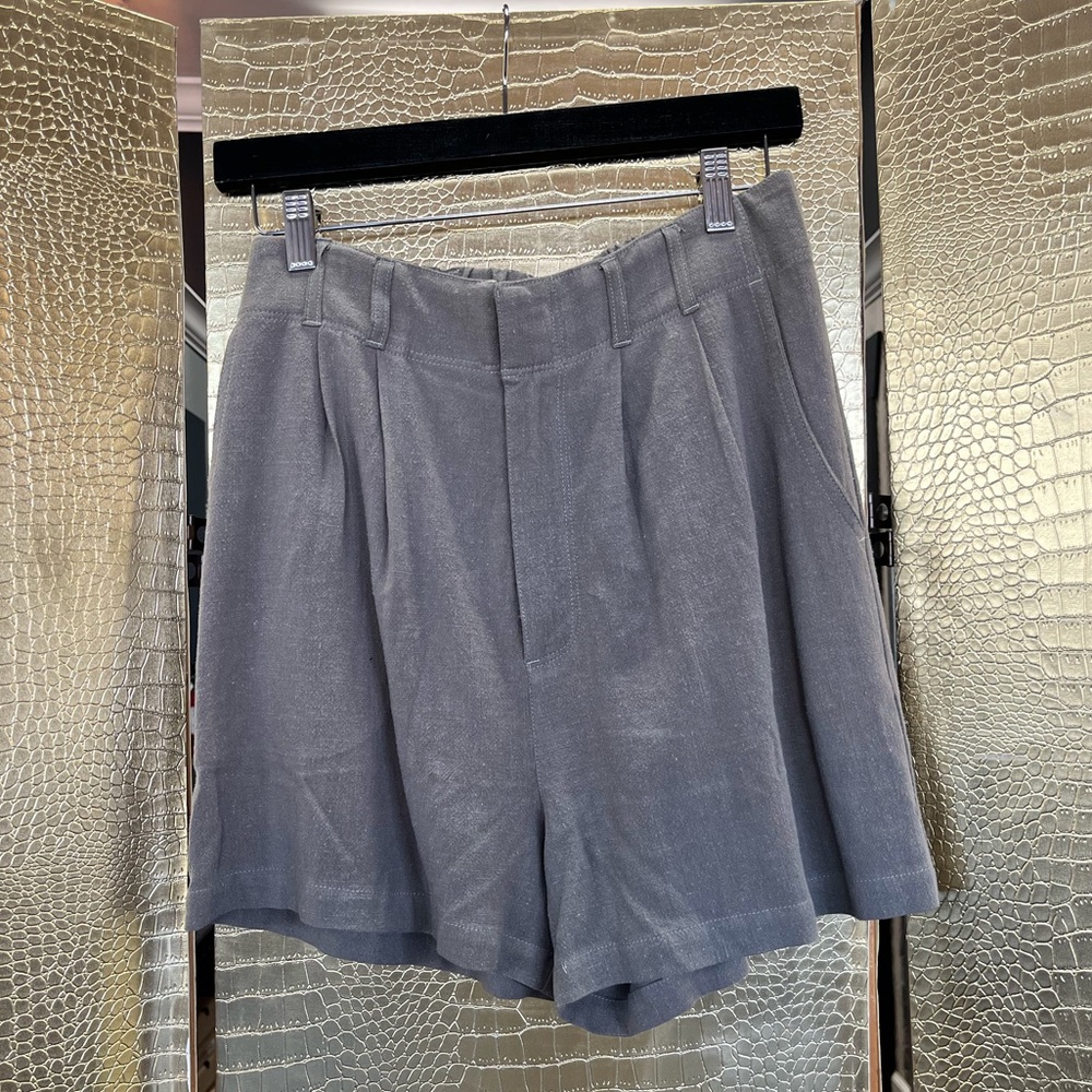 Z Supply Dark Green Pleated Women's Shorts